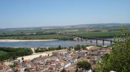 Roubo. Detenção de arma proibida. Assalto a ourivesaria. Condenação. Juízo Central Criminal de Santa